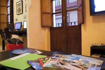Triana Backpackers